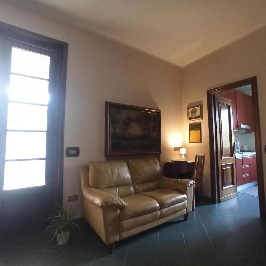 Casa Vincenzo 130 Mq Con Portico Ed Ingresso Esclusivo Dal Giardino Vila Felino Exterior foto