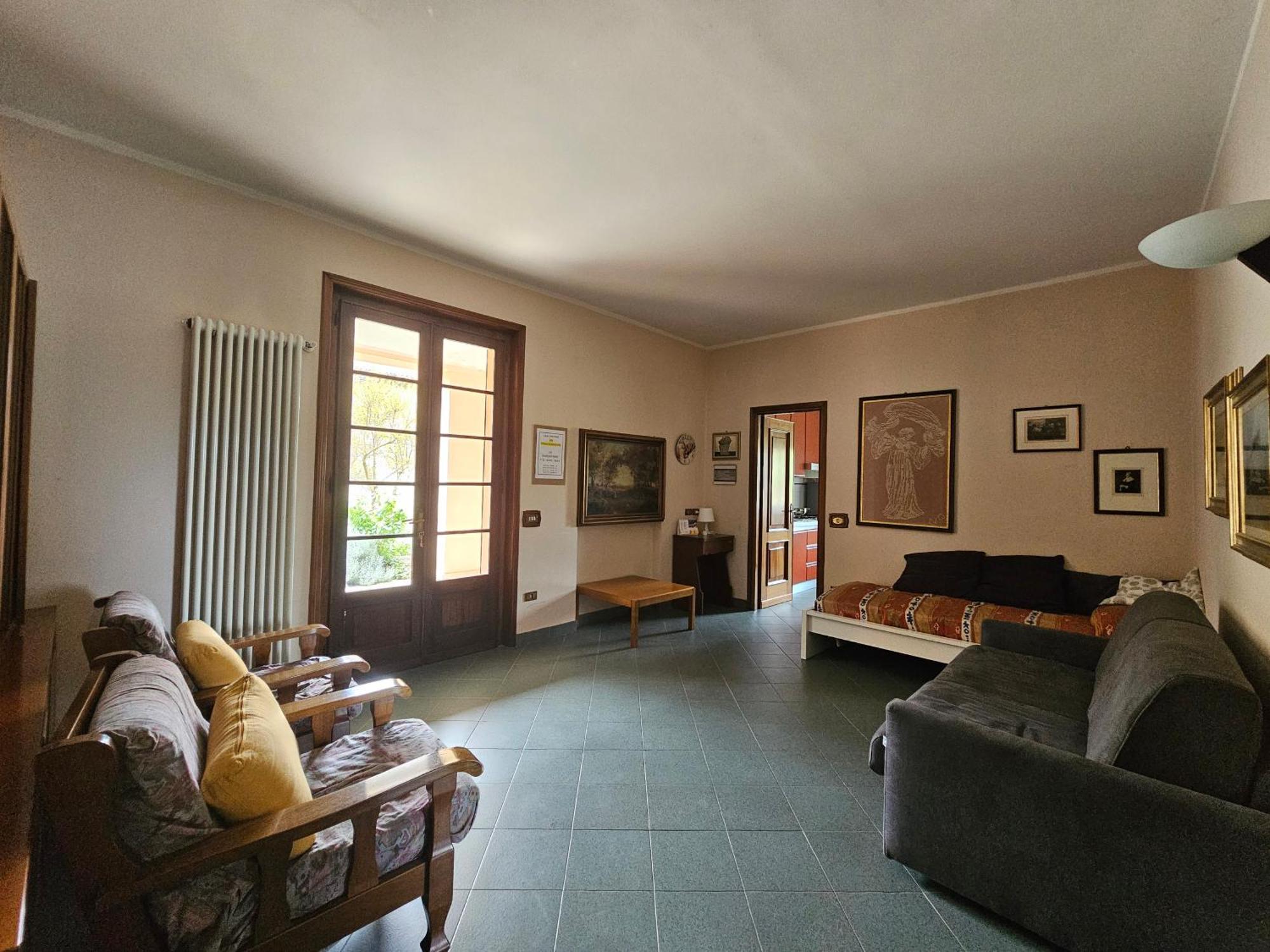 Casa Vincenzo 130 Mq Con Portico Ed Ingresso Esclusivo Dal Giardino Vila Felino Exterior foto